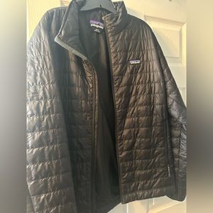 NWOT Patagonia Men’s black lightweight winter packable coat